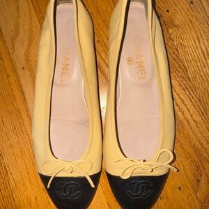 CHANEL Beige and Black Classic Ballerinas Flats with Bow Detail